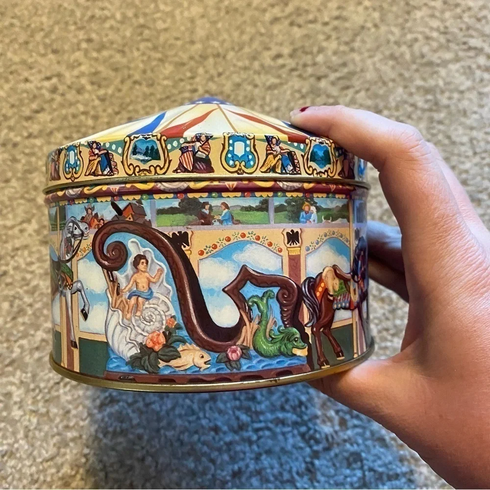 Vintagee Hersheypark Carrousel Metal Tin Can Container Storage